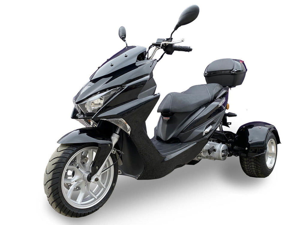 Trifecta 50cc Street Trike, Automatic, Disc Brakes, Aluminum Wheels, Trunk and Windshield Included - Image 4